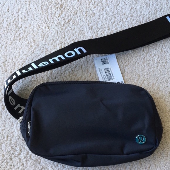 NWT Lululemon Everywhere Belt Bag 1L With Logo - Picture 3 of 7